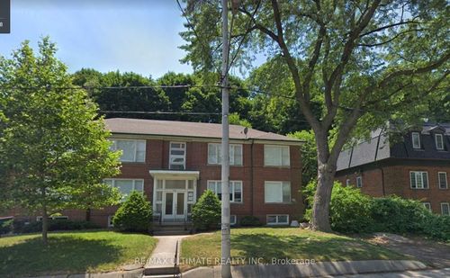 9-230 S Kingsway, Toronto, ON, M6S3T9 | Card Image