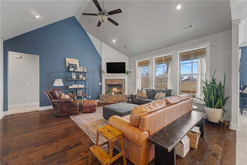 908 E Fallon St, Siloam Springs, AR, 72761-6036 | Card Image