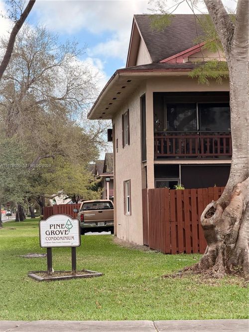 m109-11295 N Kendall Dr, Miami, FL, 33176-1148 | Card Image