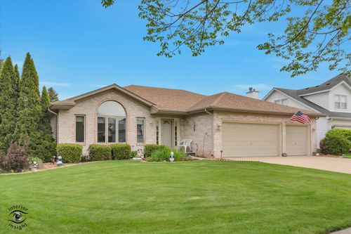 233 Goldenwood Court, Aurora, IL, 60502 | Card Image