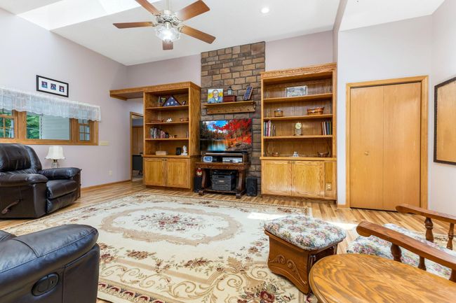 2474 Sleepy Hollow Rd, House other with 3 bedrooms, 3 bathrooms and null parking in Heath OH | Image 6