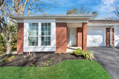 82 Glen Dr, Ridge, NY, 11961-1616 | Card Image