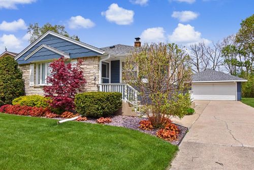 810 Carrington Avenue, SOUTH MILWAUKEE, WI, 53172 | Card Image