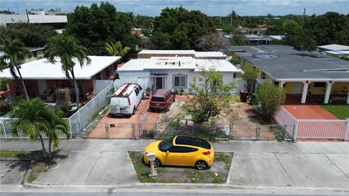 445 E 43rd Street, Hialeah, FL, 33013 | Card Image