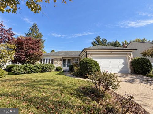 8 W Brook Drive, CHERRY HILL, NJ, 08003 | Card Image
