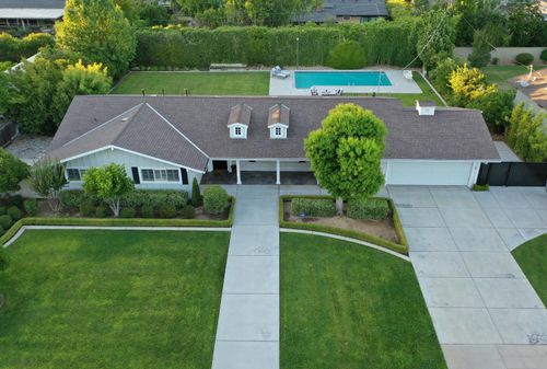 2530 W Dovewood Ln, Fresno, CA, 93711-2516 | Card Image