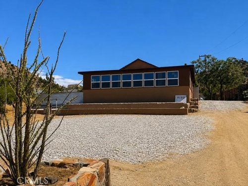 8103 Hopi Trl, Yucca Valley, CA, 92284-1417 | Card Image