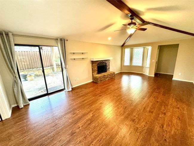 1205 University Dr, Home with 3 bedrooms, 2 bathrooms and null parking in Plano TX | Image 4