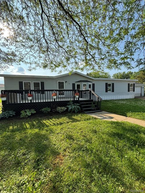 18 Timber Ct, Flint, MI, 48506-5273 | Card Image