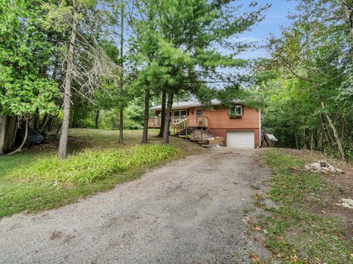 4276 Highway 520, Magnetawan, ON, P0A1P0 | Card Image