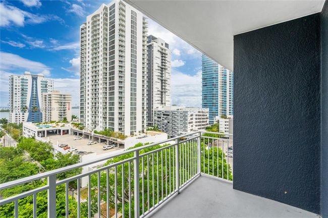 909 - 2275 Biscayne Blvd, Condo with 2 bedrooms, 2 bathrooms and null parking in Miami FL | Image 6