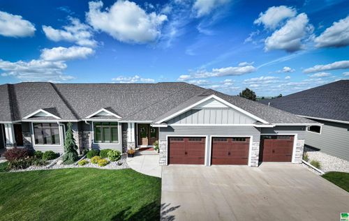 2610 Ridge Rd, Sioux Center, IA, 51250-2969 | Card Image