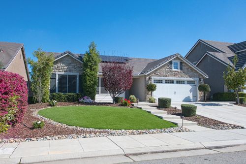 493 S Crescent Ln, Madera, CA, 93636-8376 | Card Image