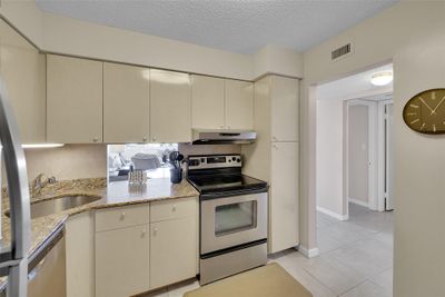 305 - 1400 S Ocean Dr, Condo with 1 bedrooms, 1 bathrooms and null parking in Hollywood FL | Image 3