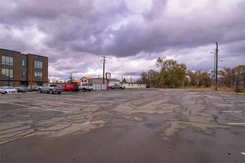 3521 Brooks St, Missoula, MT, 59801-8892 | Card Image