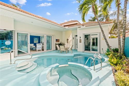 995 Island Club Sq, Vero Beach, FL, 32963-5508 | Card Image