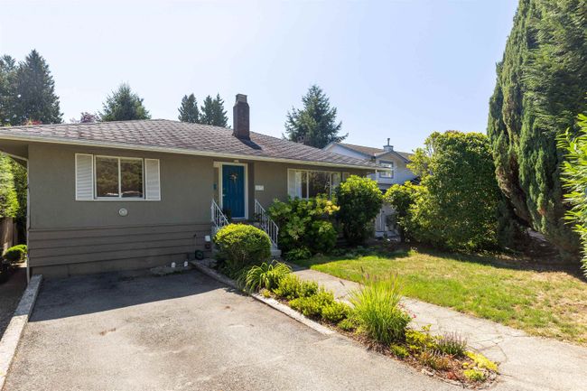 2472 Mathers Avenue, House other with 4 bedrooms, 2 bathrooms and null parking in West Vancouver BC | Image 29