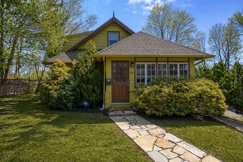 50 Grove Hill Park, Newton, MA, 02460-2304 | Card Image