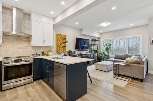 132 Crestridge Common Sw, Calgary, AB, T3B6J5 | Card Image