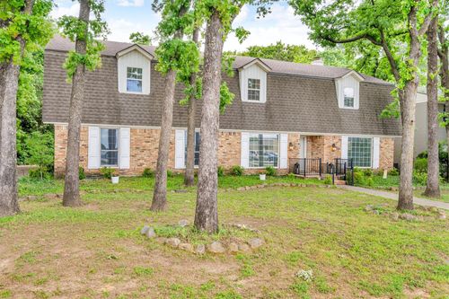 2402 Winewood Ln, Arlington, TX, 76013-3332 | Card Image
