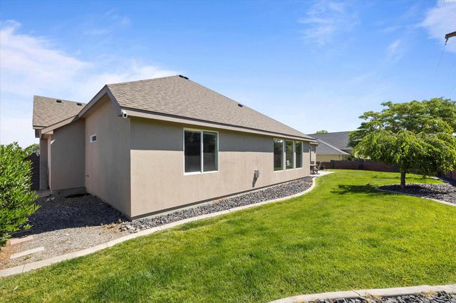 586 Lodi Loop, Home with 4 bedrooms, 3 bathrooms and null parking in Richland WA | Image 7