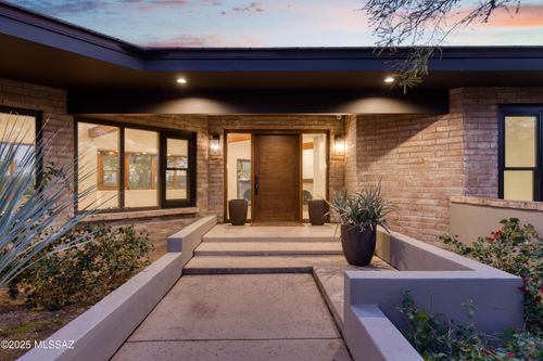 4740 N Hacienda Del Sol Rd, Tucson, AZ, 85718-6057 | Card Image