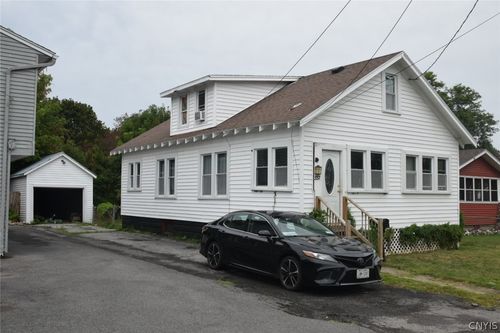 337 Roxford Rd N, Syracuse, NY, 13208-1945 | Card Image