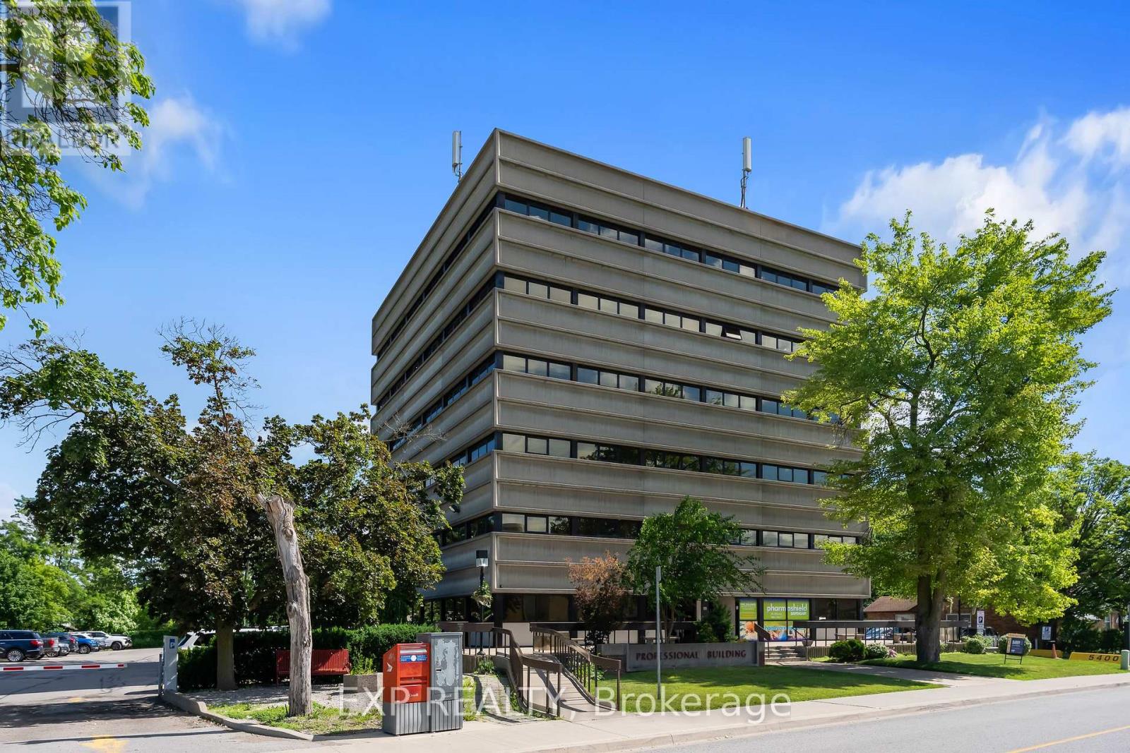 Commercial Sale in Niagara Falls (Hospital)