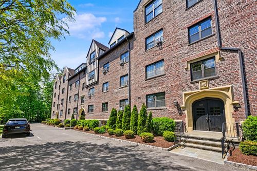 3c-1452 Boston Post Rd, Larchmont, NY, 10538-3930 | Card Image
