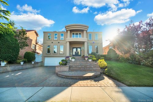 3294 Judith Dr, Bellmore, NY, 11710-5425 | Card Image