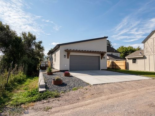722 Elm Street, Helena, MT, 59601 | Card Image