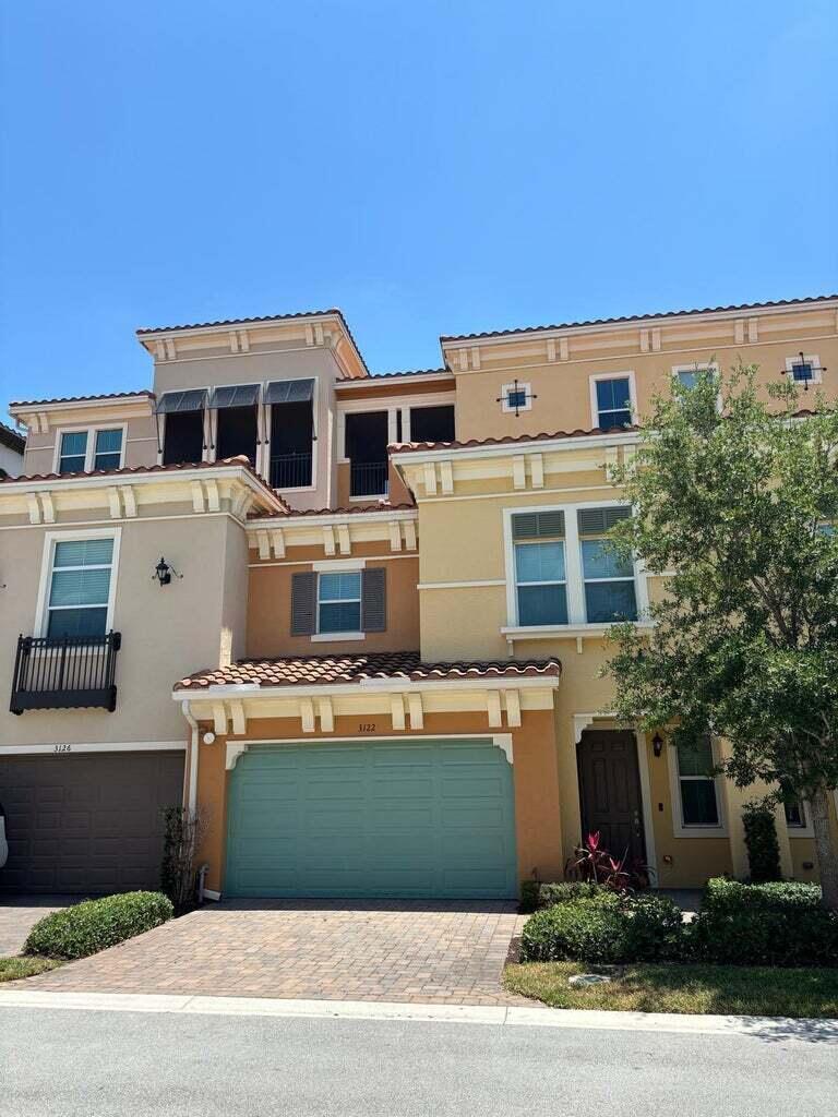 124th Way, Sunrise, FL 33323