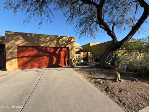 1401 E English Ivy Ct, Tucson, AZ, 85719-1409 | Card Image