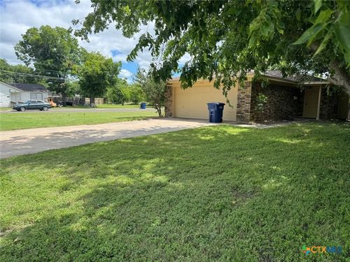 108 E Reagan Ave, Copperas Cove, TX, 76522-1830 | Card Image