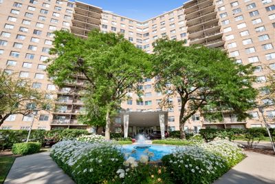 404 - 7033 N Kedzie Avenue, Condo with 2 bedrooms, 2 bathrooms and 2 parking in Chicago IL | Image 2