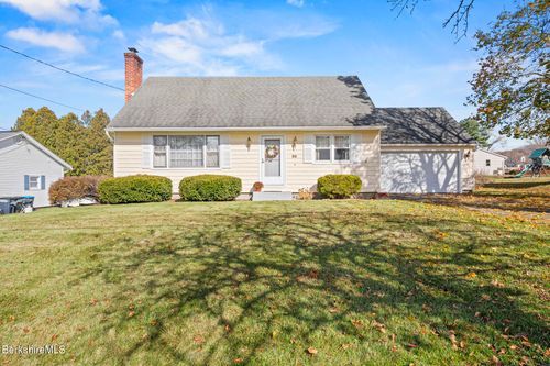 82 Quirico Dr, Pittsfield, MA, 01201-8336 | Card Image
