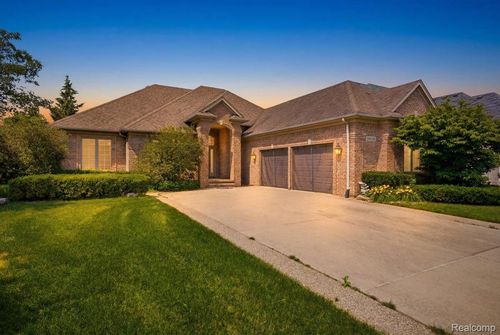 21683 Trevor Ct, Macomb, MI, 48044-2282 | Card Image