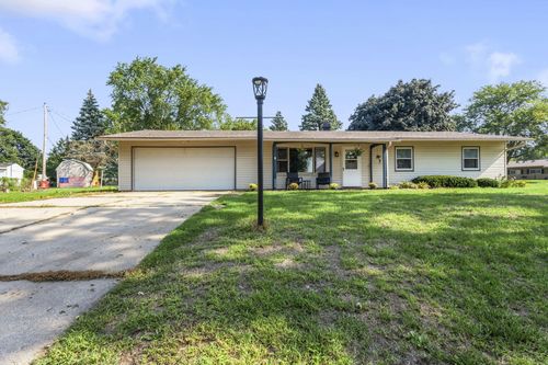 891 E Daffodil St, Beloit, WI, 53511 | Card Image