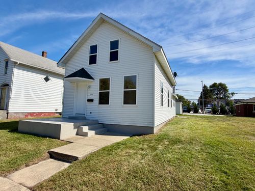 215 E 10th St, Michigan City, IN, 46360-3527 | Card Image