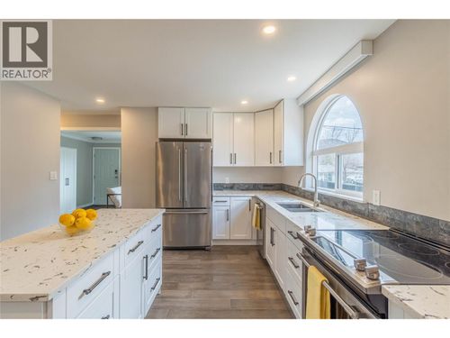1916 Sunnycrest Ave, Kamloops, BC, V2B4M1 | Card Image