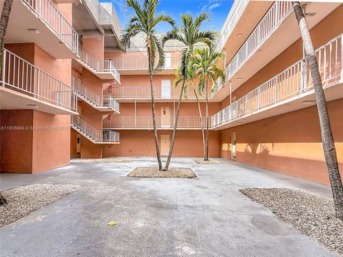 apt-b2004-17600 Nw 68th Ave, Hialeah, FL, 33015-4032 | Card Image