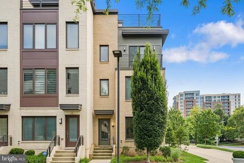 10430 Breuer St, BETHESDA, MD, 20817-1662 | Card Image