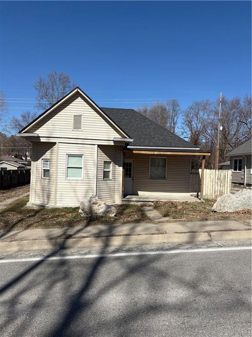 805 Mason Ave, Saint Joseph, MO, 64504-1756 | Card Image