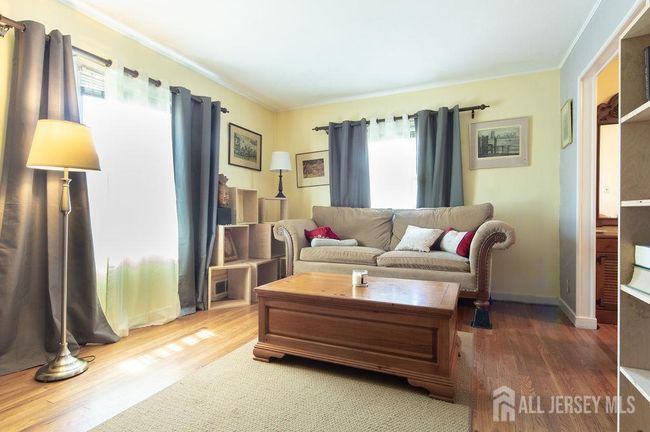 7 Walnut St, House other with 5 bedrooms, 2 bathrooms and null parking in Edison NJ | Image 4