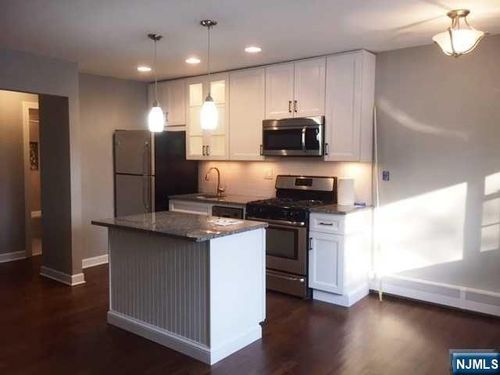 215 Washington Dr, Ramsey, NJ, 07446-1528 | Card Image