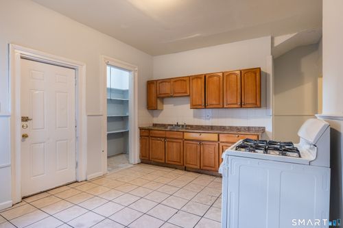 fl-1st-1995 Main St, Bridgeport, CT, 06604-2719 | Card Image