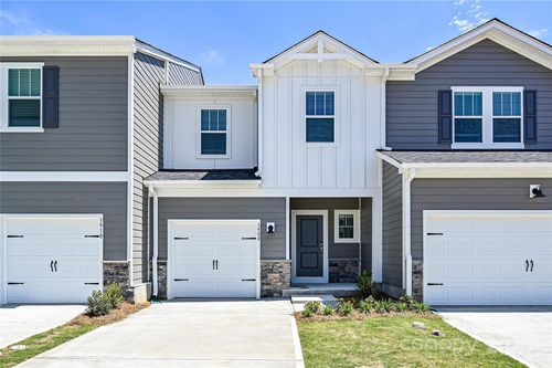 6110 Starview Ter, Charlotte, NC, 28216-0389 | Card Image