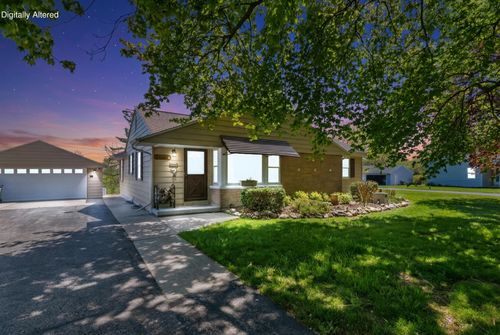 1712 S Craftsman Dr, New Berlin, WI, 53146-1103 | Card Image