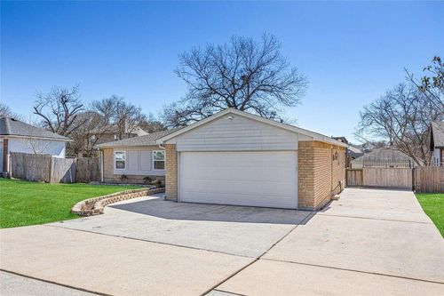 12757 Lake Conroe Hills Dr, Willis, TX, 77318-5278 | Card Image