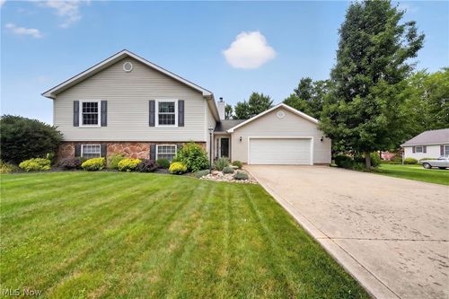 413 Brittany Ln, Jefferson, OH, 44047-1352 | Card Image